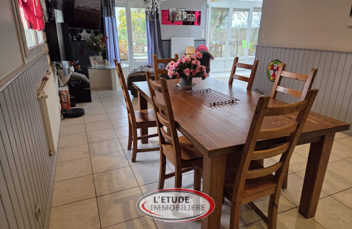 LA MONTAGNE bourg : Maison de 132 m2 (+100 m2 d'annexes) sur — photo 4