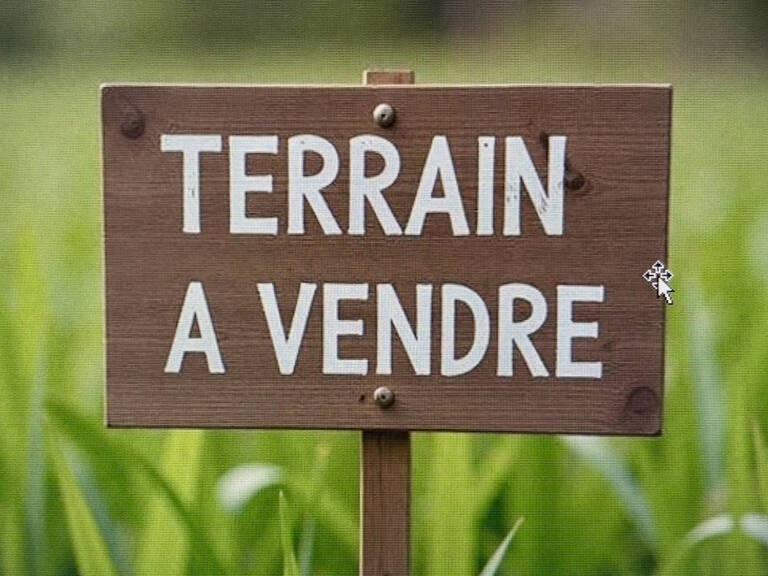 Terrain constructible 4200 m2 divisible en deux BARAQUEVILLE — photo 1