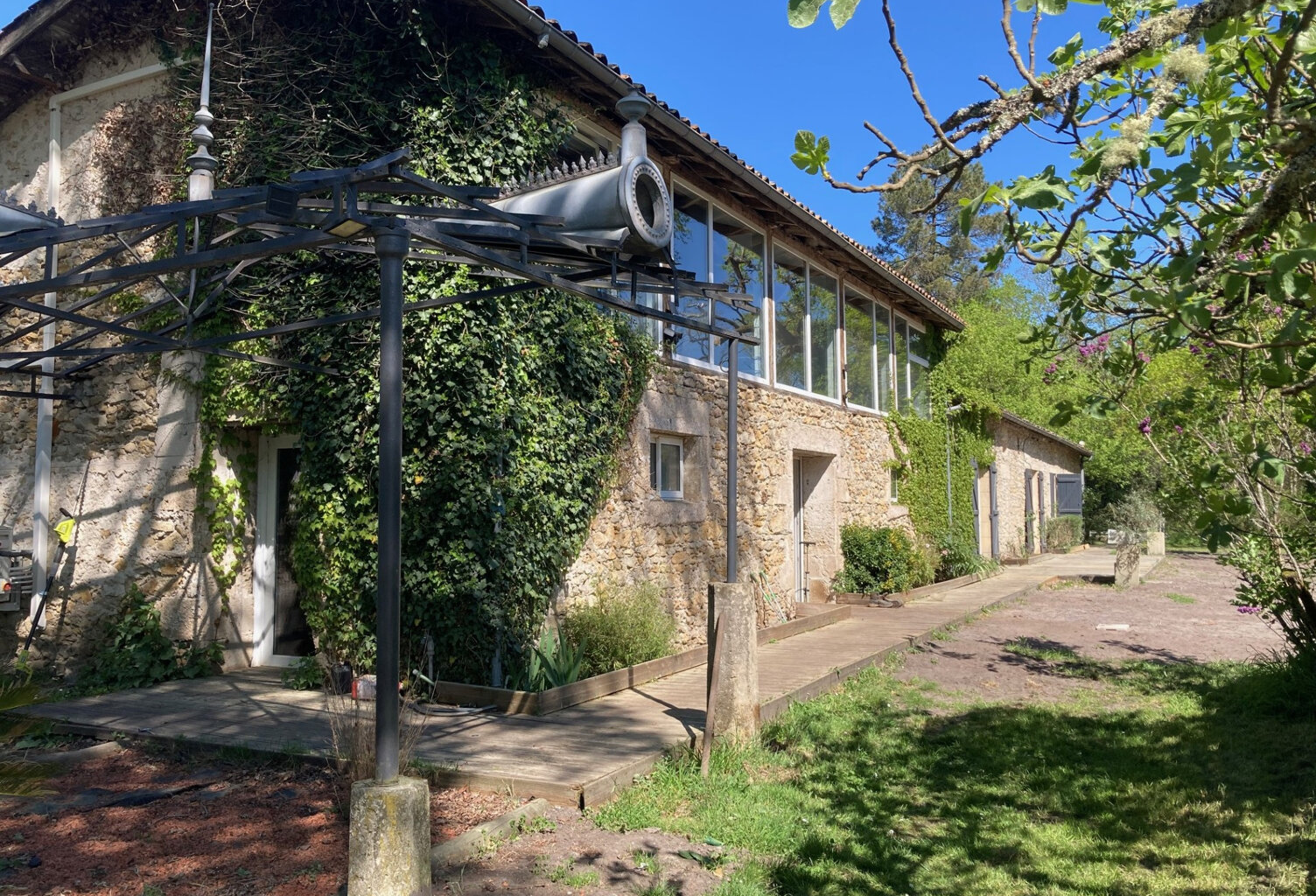 Longère rénovée de 242,78 m2, 4 chambres, bureau, dans son é — photo 1