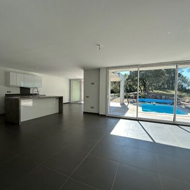 Maison 4 pièces 2690 €