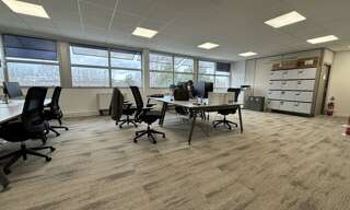 Bureau  168 m² à louer à Saint-Priest (69800)