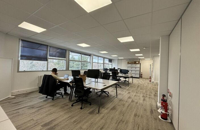 BUREAUX à LOUER — photo 2
