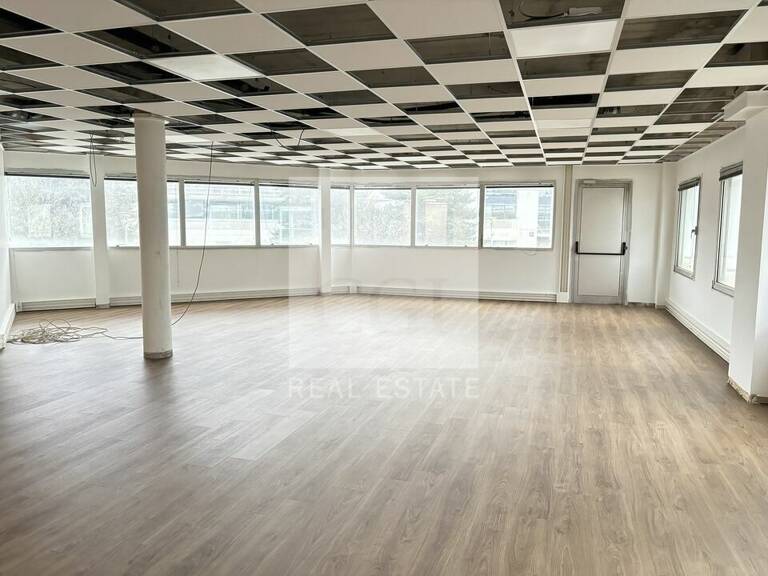 BUREAUX à LOUER — photo 1