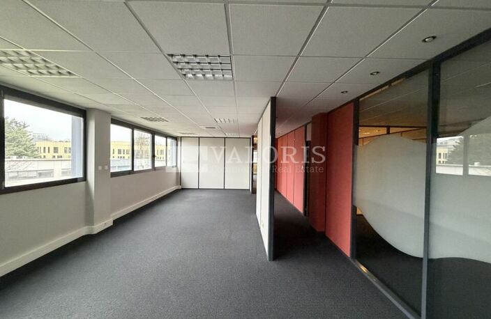 BUREAUX à LOUER — photo 3