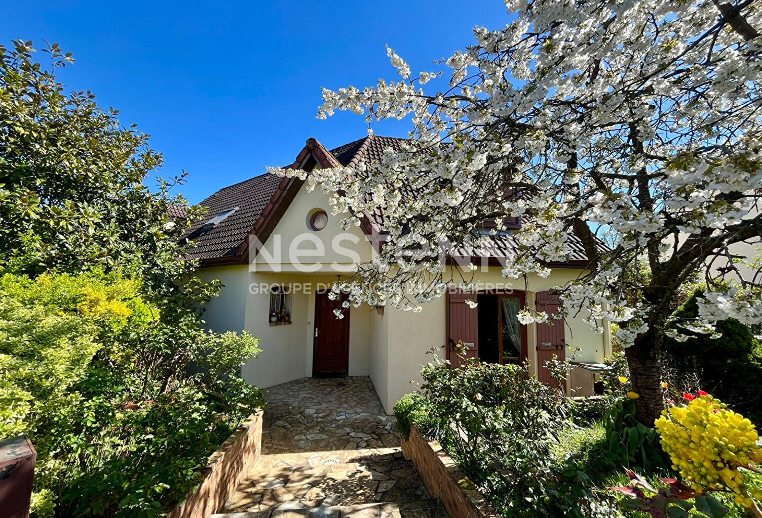 Maison 148m2 à vendre sur la commune de L'Isle Adam - 7 pièces, 5 chambres — photo 1