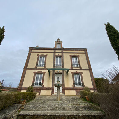 Maison 6 pièces 875 €