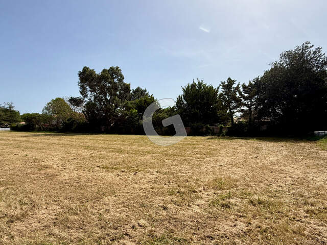 TERRAIN À BATIR- 1291M²- A VENDRE À ANGLES — photo du bien