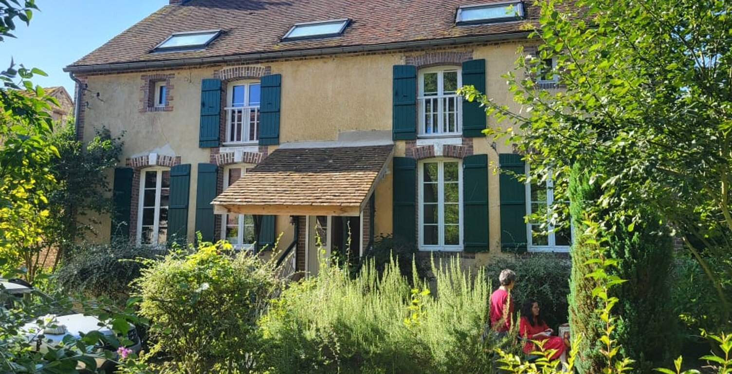 Maison  à CHASSY 7 pièce(s) 155 m2 + logement indépendant T2 60M² — photo 1