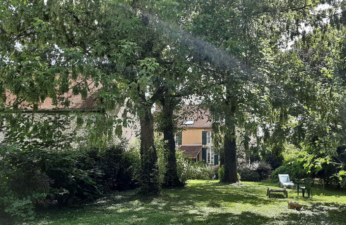 Maison  à CHASSY 7 pièce(s) 155 m2 + logement indépendant T2 60M² — photo 3