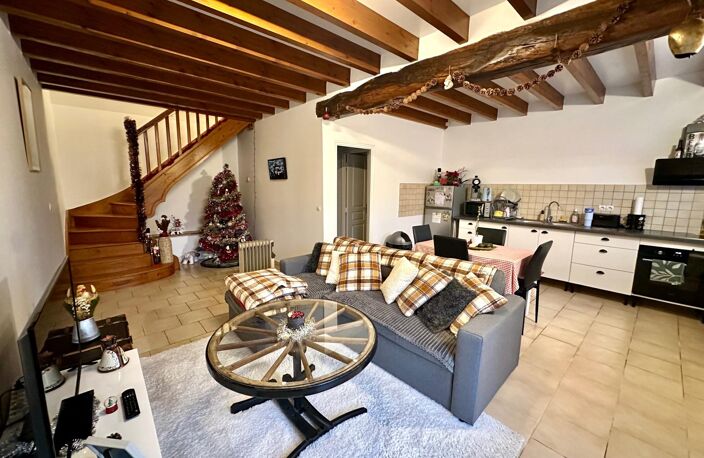 Hameau composé de 5 habitations avec garage et dépendance sur 16000m² de terrain. — photo 2