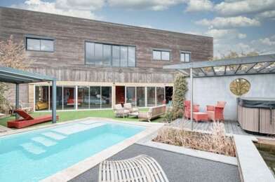 Maison 10 pièces 744000 €