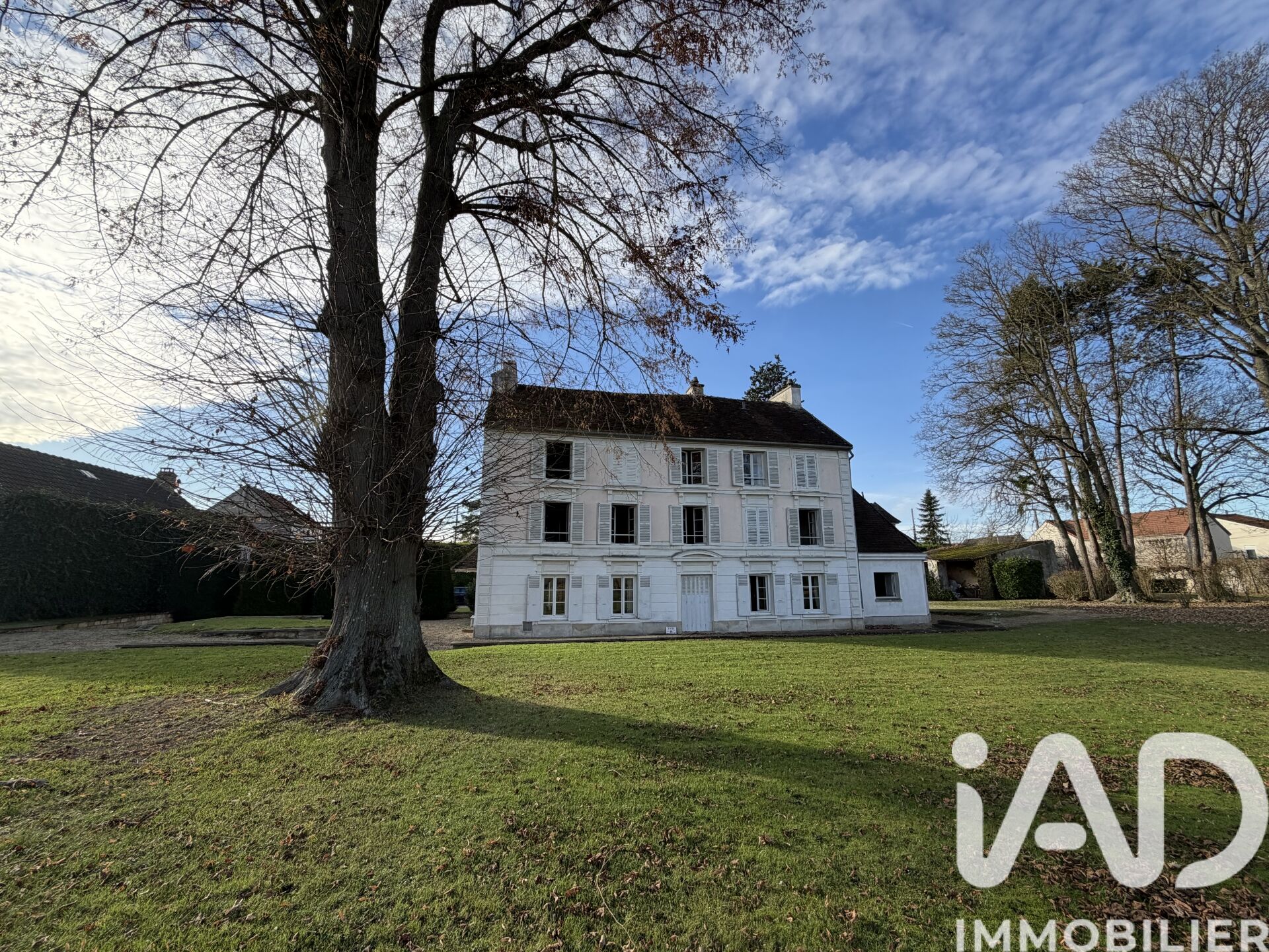 Varreddes - 300m² - 10p. - 7ch.