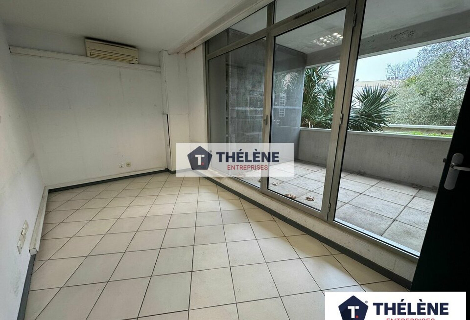 BUREAUX à LOUER — photo 1