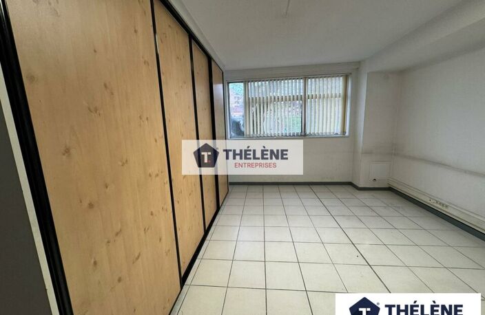 BUREAUX à LOUER — photo 2