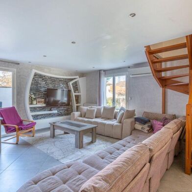 Maison 5 pièces 379000 €