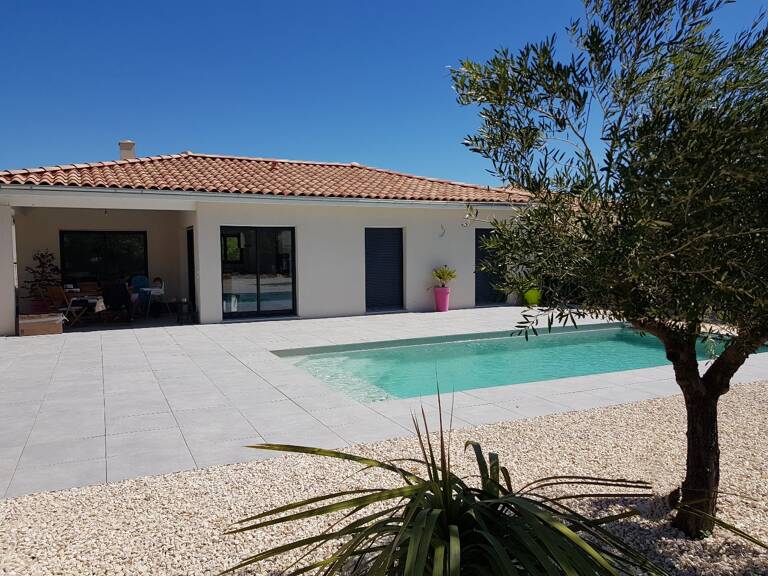 Villa — photo 1