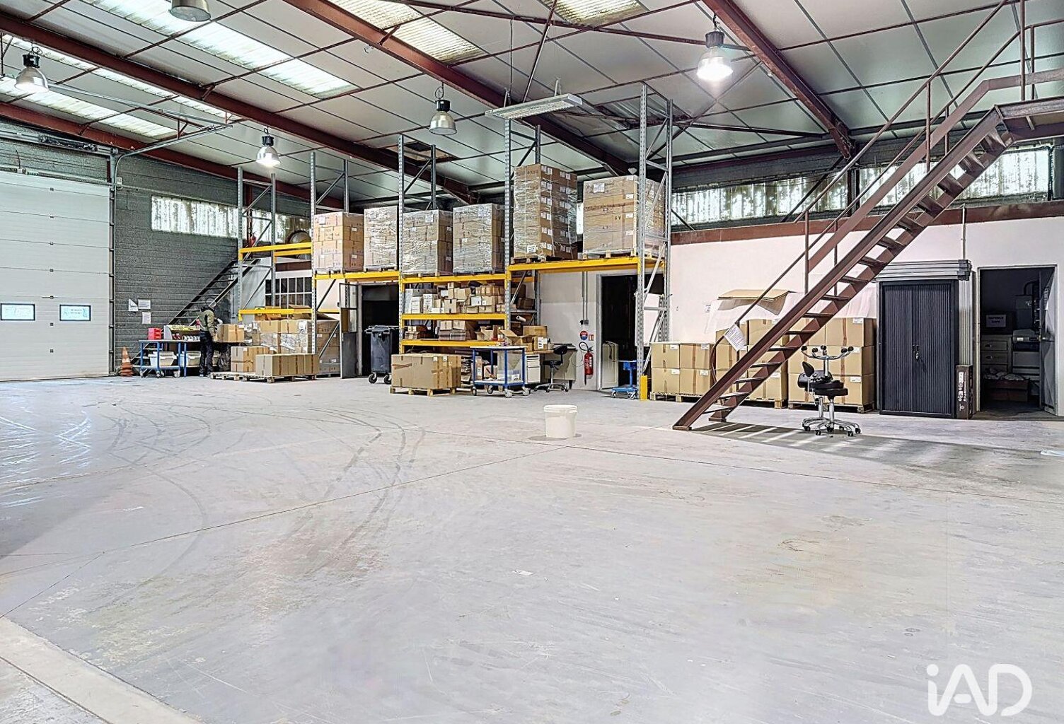 Vente Local d'activités 1 280 m&sup2; — photo 1