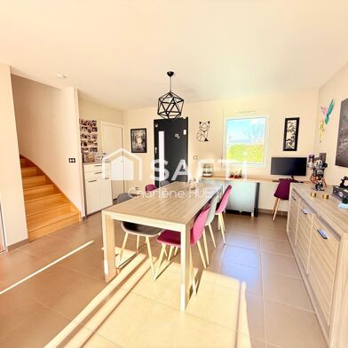 Maison 4 pièces 304000 €