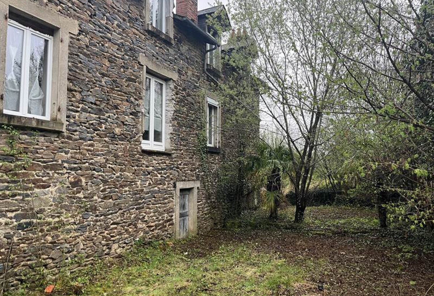 Maison en pierre de 12 pièces principales — photo 1