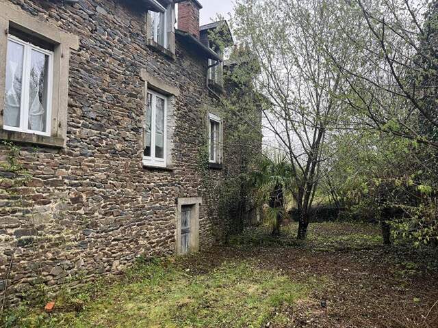 Maison en pierre de 12 pièces principales — photo du bien