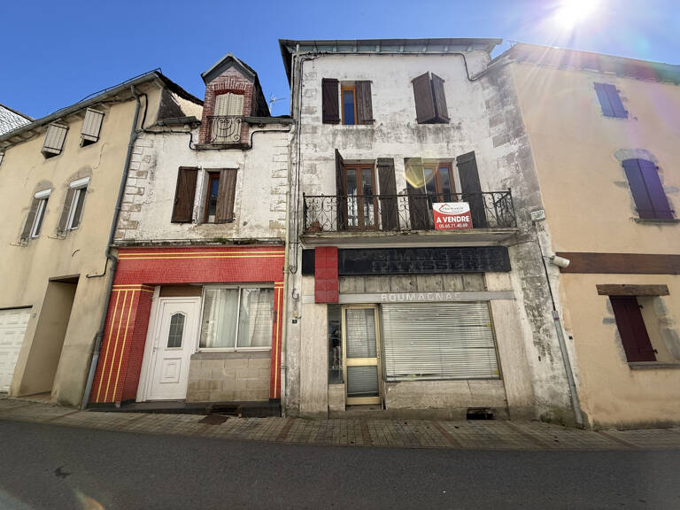 RIEUPEYROUX : Immeuble à rénover — photo 1