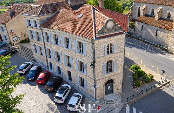 RIVE GAUCHE, IMMEUBLE DE CARACTERE APPARTEMENT ET LOCAL COMMERCIAL — photo 2