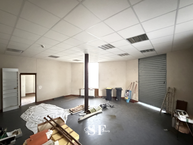 RIVE GAUCHE, IMMEUBLE DE CARACTERE APPARTEMENT ET LOCAL COMMERCIAL — photo du bien