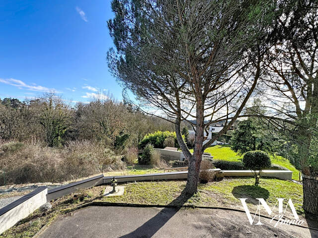 Maison de 197m2 sur une parcelle de terrain de 1156m2 avec p — photo du bien