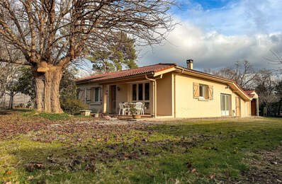 Maison et garage en lotissement calme — photo du bien