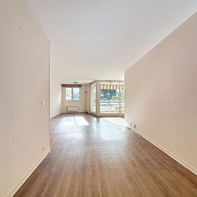 Appartement 3 pièces 1353 €