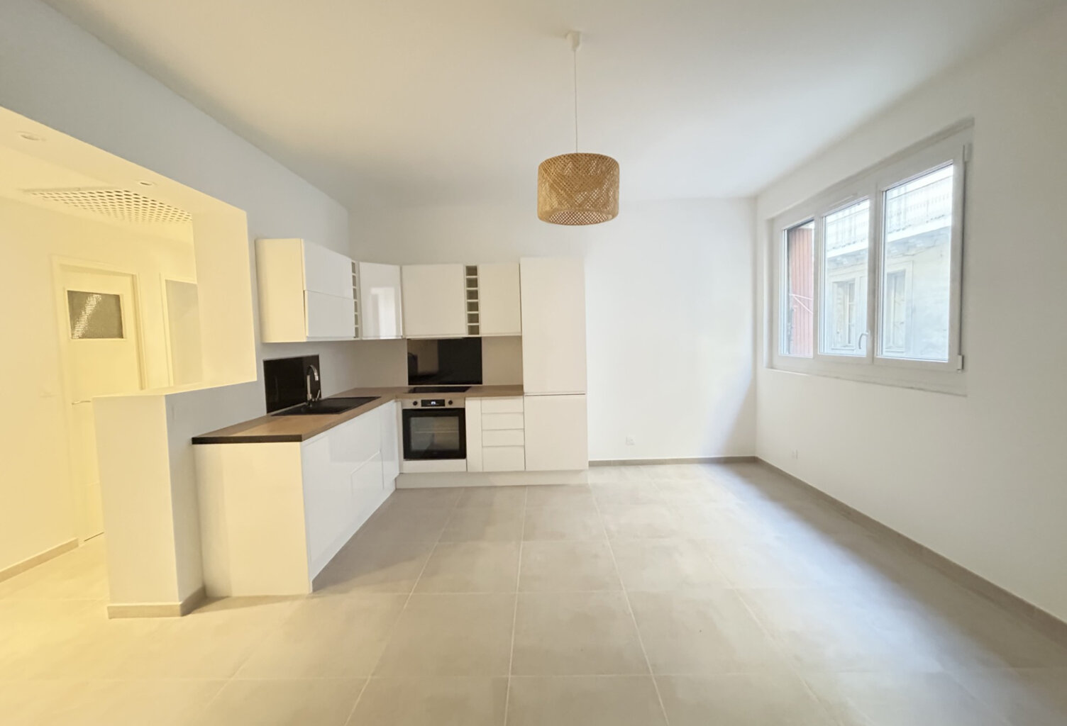 MOURILLON T4 77 m2 ENTIEREMENT RENOVE, FACE AUX PLAGES — photo 1