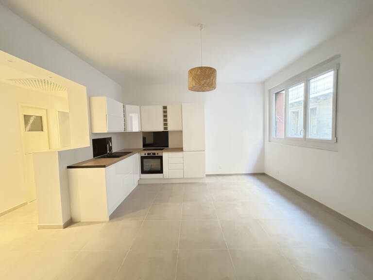MOURILLON T4 77 m2 ENTIEREMENT RENOVE, FACE AUX PLAGES — photo 1