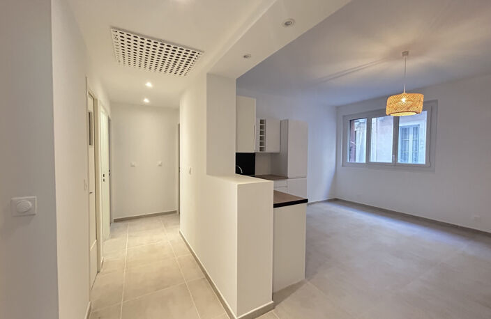 MOURILLON T4 77 m2 ENTIEREMENT RENOVE, FACE AUX PLAGES — photo 3