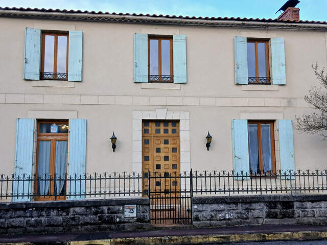 A VENDRE - MAISON ST SYMPHORIEN — photo du bien