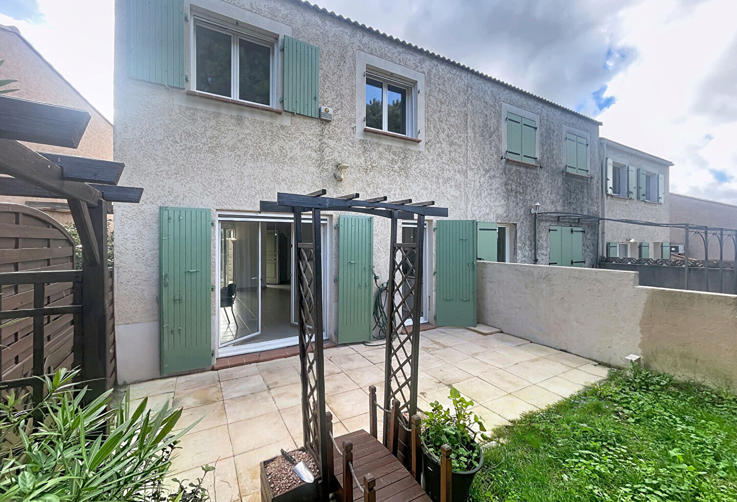 A VENDRE MAISON T4 4 PIECES  TERRASSE JARDIN GARAGE 13015 MARSEILLE LA VISTE — photo 1