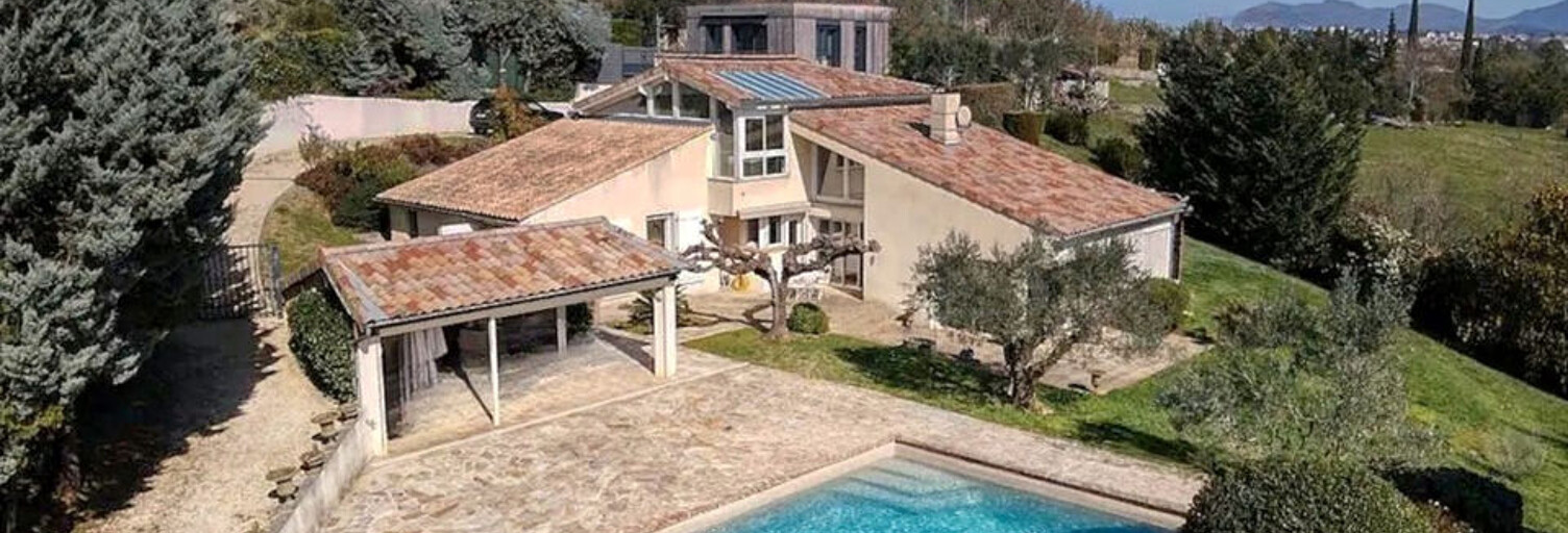 Maison 11 Pièces 285 m² à vendre à Saint-Étienne-de-Fontbellon (07200)