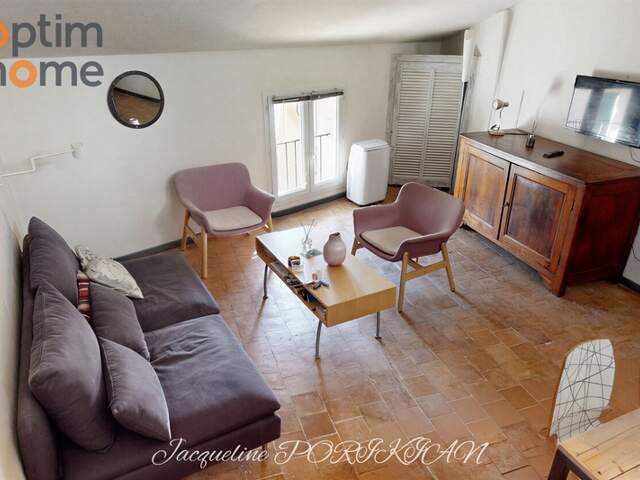 CHarlant T2 en duplex au coeur de  LOURMARIN (84)- authenticité et charmeC — photo du bien