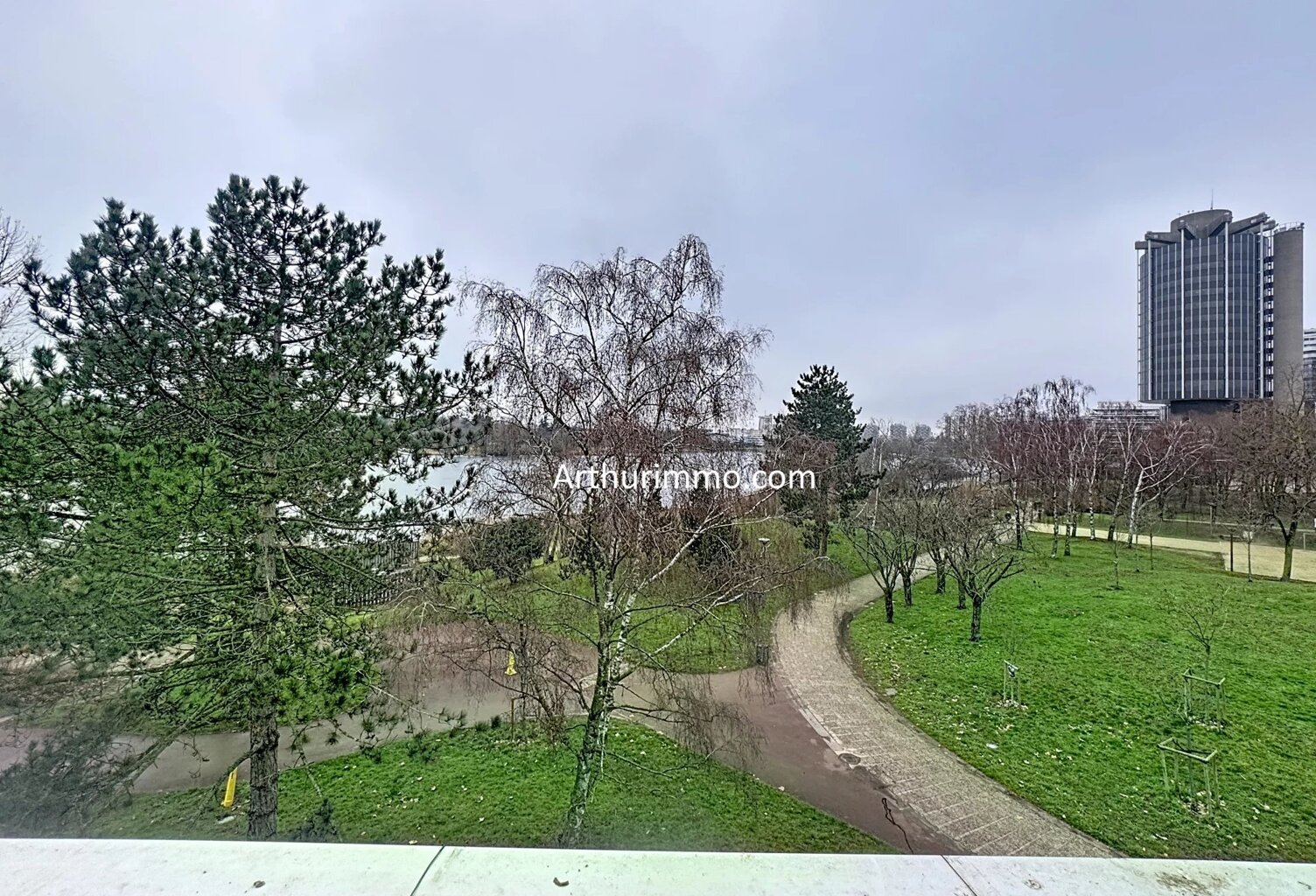 À vendre – Appartement 6 pièces à Créteil, face au lac et proche centre commercial — photo 1