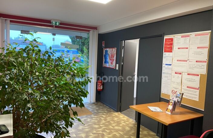 Local/bureau à vendre LAON (02) — photo 3