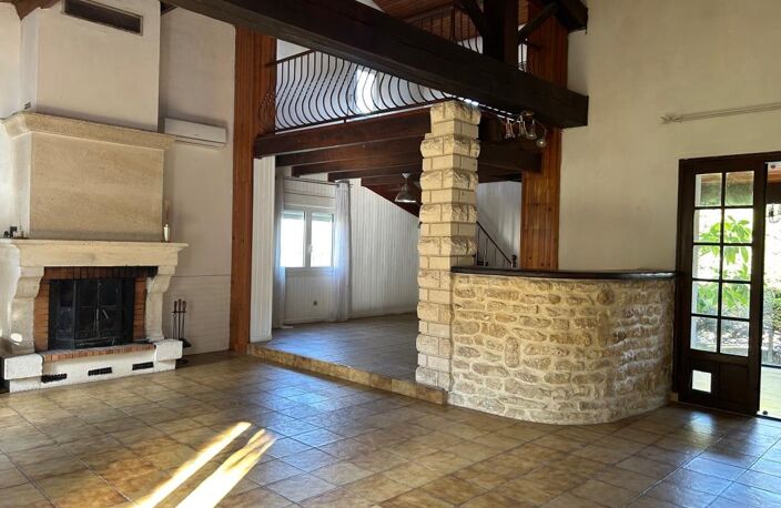 Pont L'Abbé d'Arnoult, vaste maison de plain pied avec jardin planté et garage — photo 2