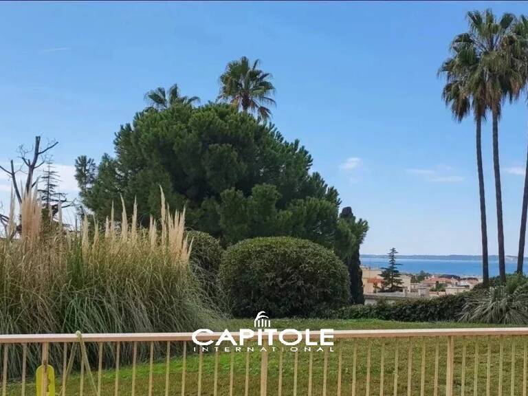 Antibes, à 5 mn à pied du centre, 4P rdj avec vue dégagée mer, r — photo 1