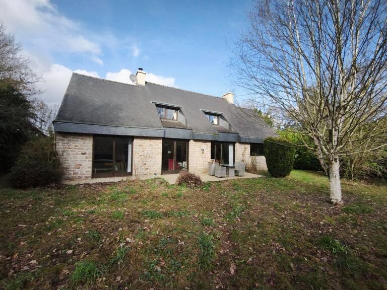 Maison familiale exposée plein sud – Saint-Nicolas-du-Pélem (22) — photo 1