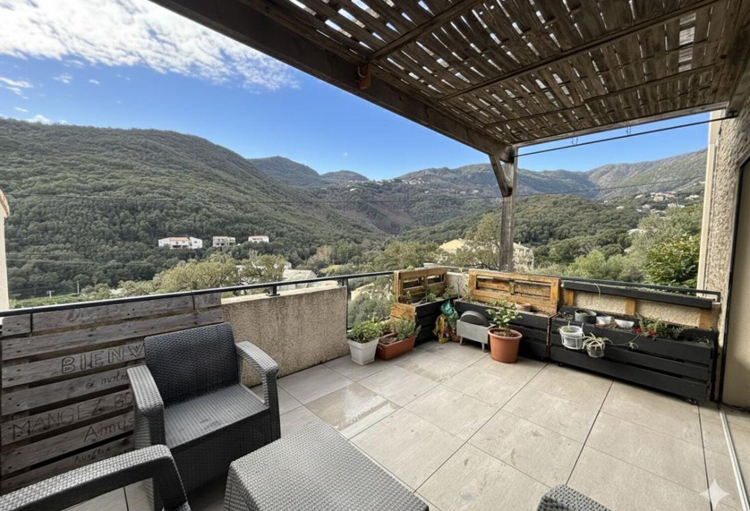 T3 Miomo - 73 m² avec terrasse et parking — photo 1