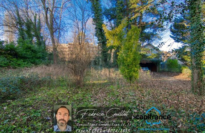Doubs (25), à vendre Besançon, maison de 320 m2 + terrain de 2190 m2 — photo 4