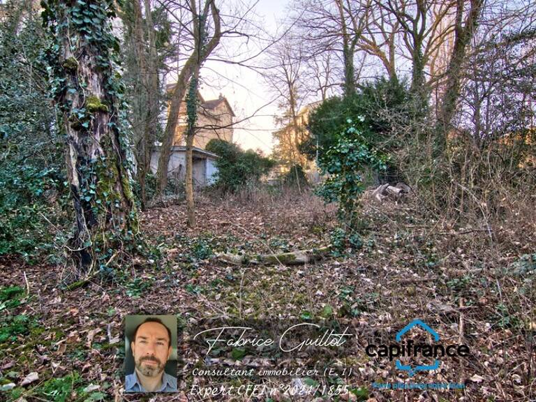 Doubs (25), à vendre Besançon, maison de 320 m2 + terrain de 2190 m2 — photo 1