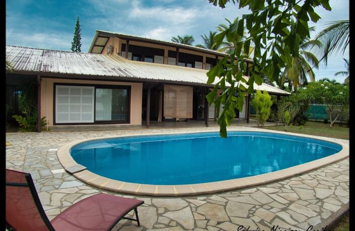 Villa d’architecte en briques de Guyane – volumes rares, piscine, jardin 1 141 m² – Kourou Lac Bois Chaudat — photo 2