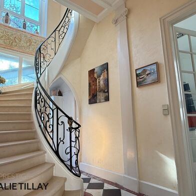 Maison 9 pièces 852800 €