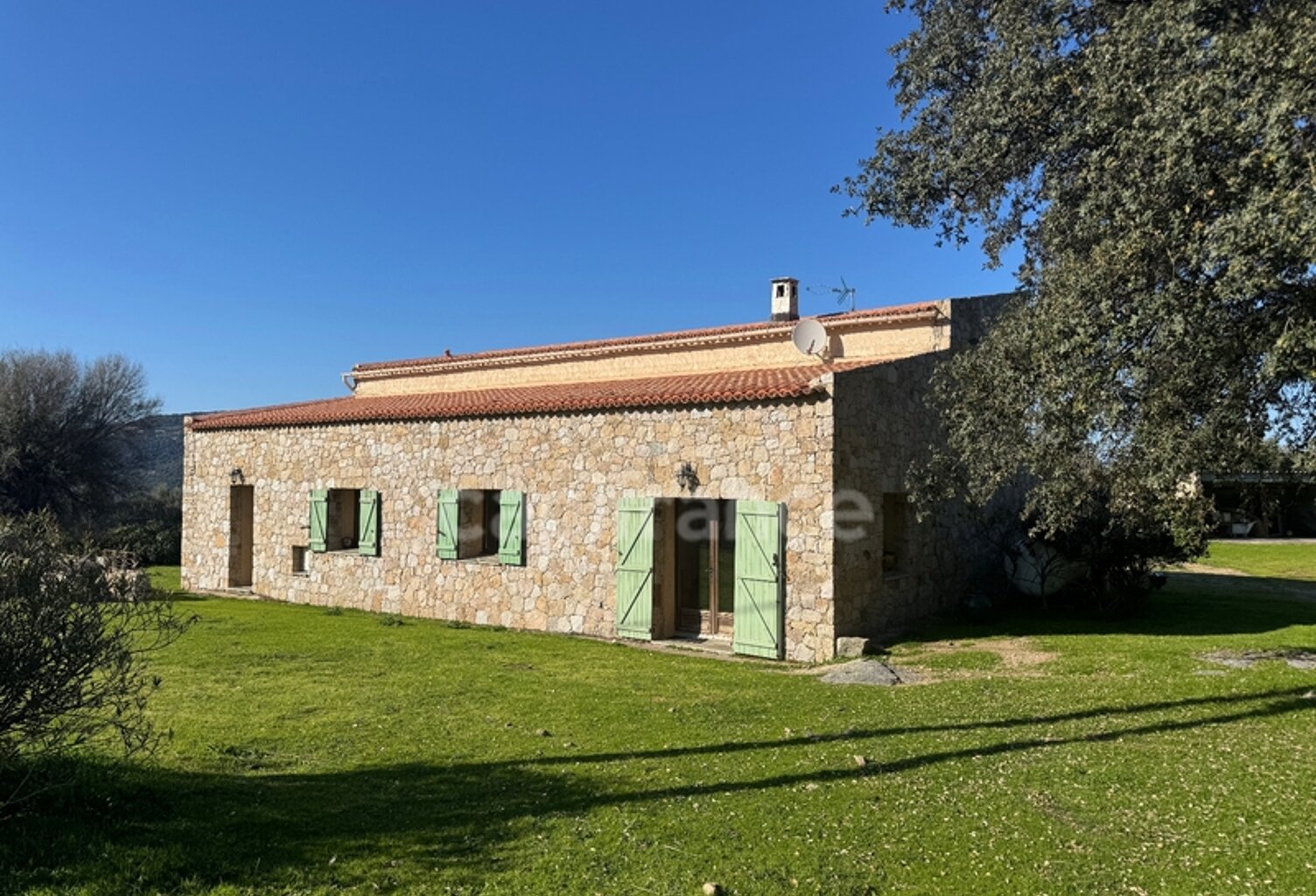 EXCLUSIVITE : Proche de L'ILE ROUSSE, Plaine du Reginu, propriété en pierre T5 161 m² sur 1.96 ha de terrain — photo 1