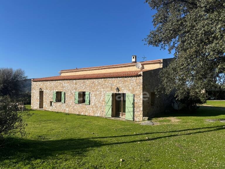 EXCLUSIVITE : Proche de L'ILE ROUSSE, Plaine du Reginu, propriété en pierre T5 161 m² sur 1.96 ha de terrain — photo 1