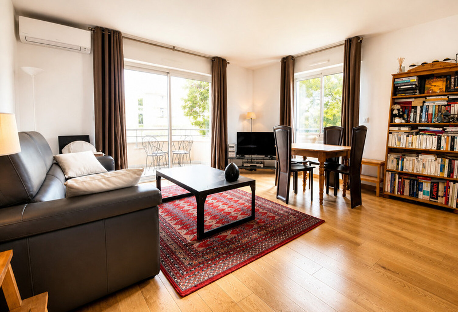 Dpt Alpes Maritimes (06), à vendre CANNES- Oxford  appartement T2 , cave et parking en sous sol — photo 1
